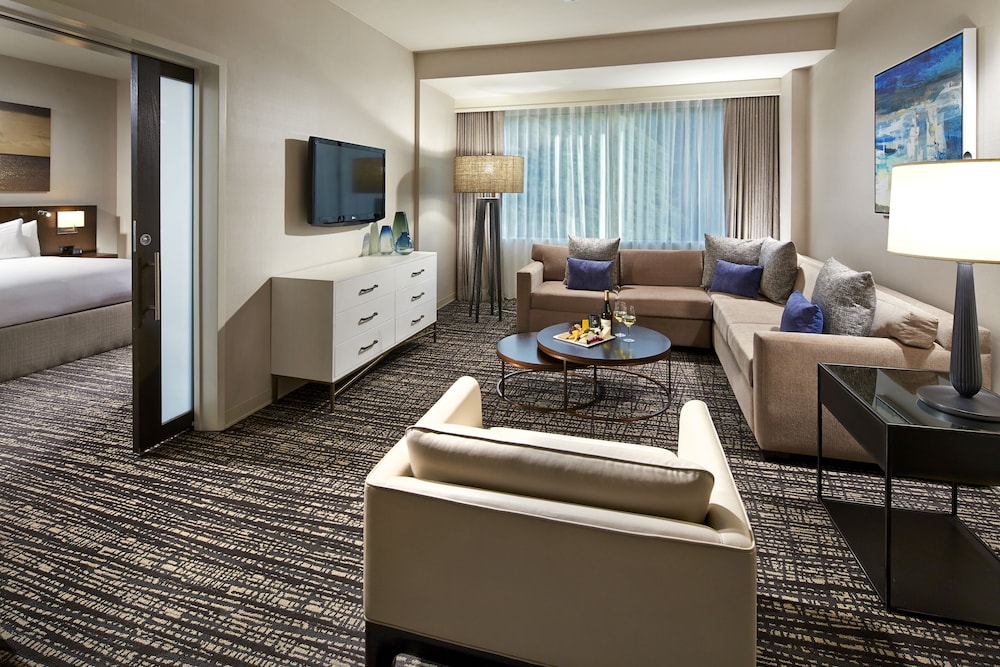 Hilton San Diego Mission Valley - photo 14