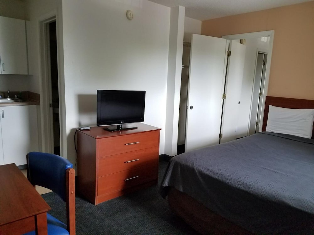 Studio 6 Extended Stay Fayetteville NC Fort Liberty Area - photo 10