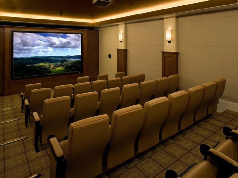 Global Luxury Suites at The Village - photo 50