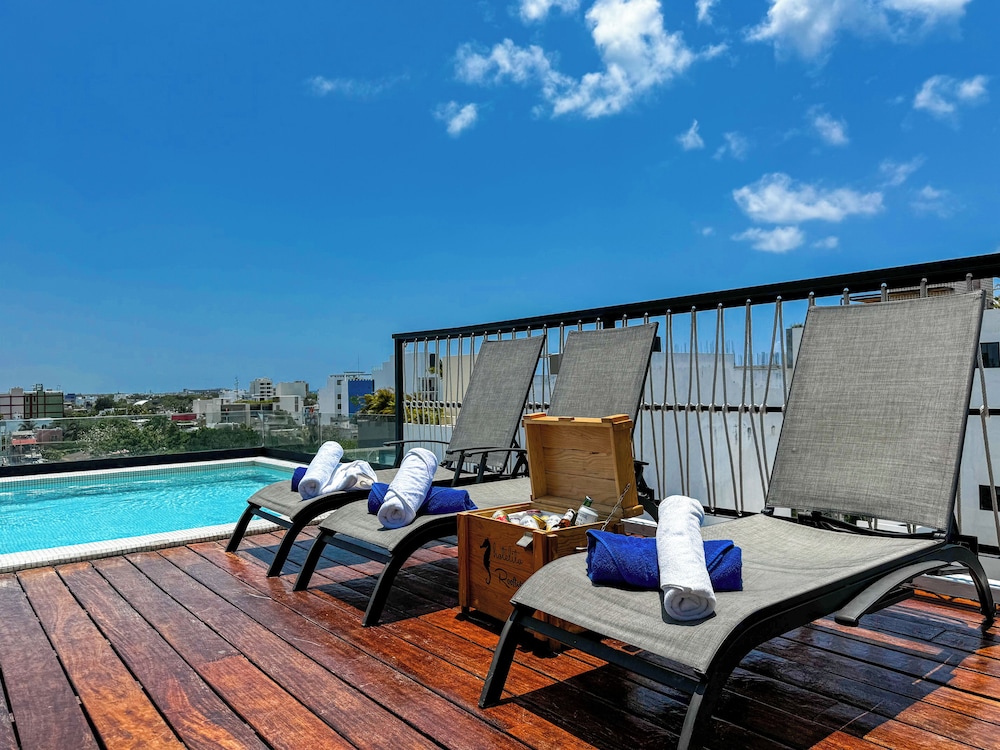 Rooftop pool