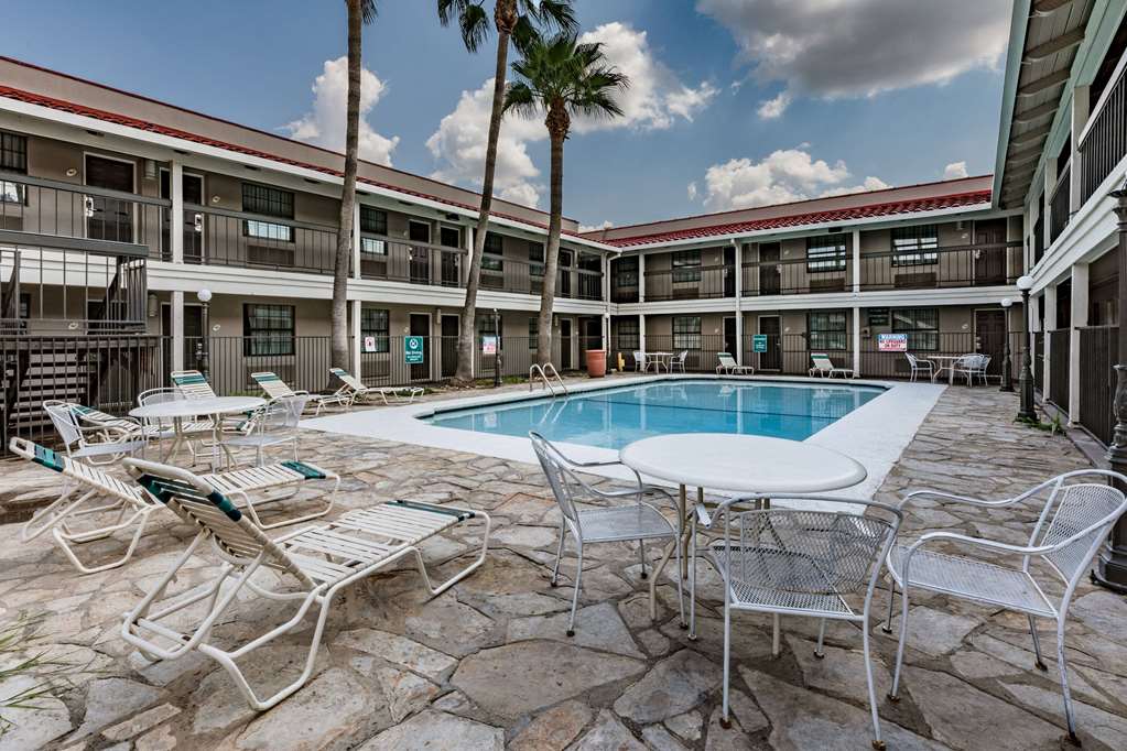 La Quinta Inn by Wyndham Laredo I 35 - photo 11