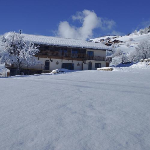 3 Pieces L'edelweiss - last minute hotel in Unknown City