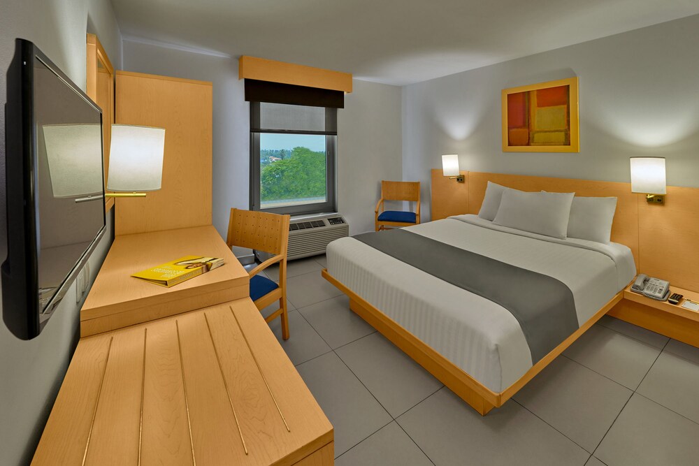 City Express Lazaro Cardenas