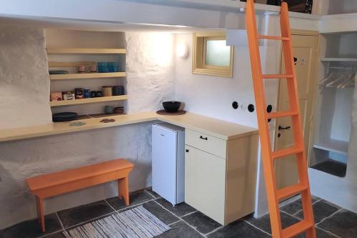 Hidden Gem Sifnos Kastro. — 4-Star Luxury Hotel in Chios, Greece