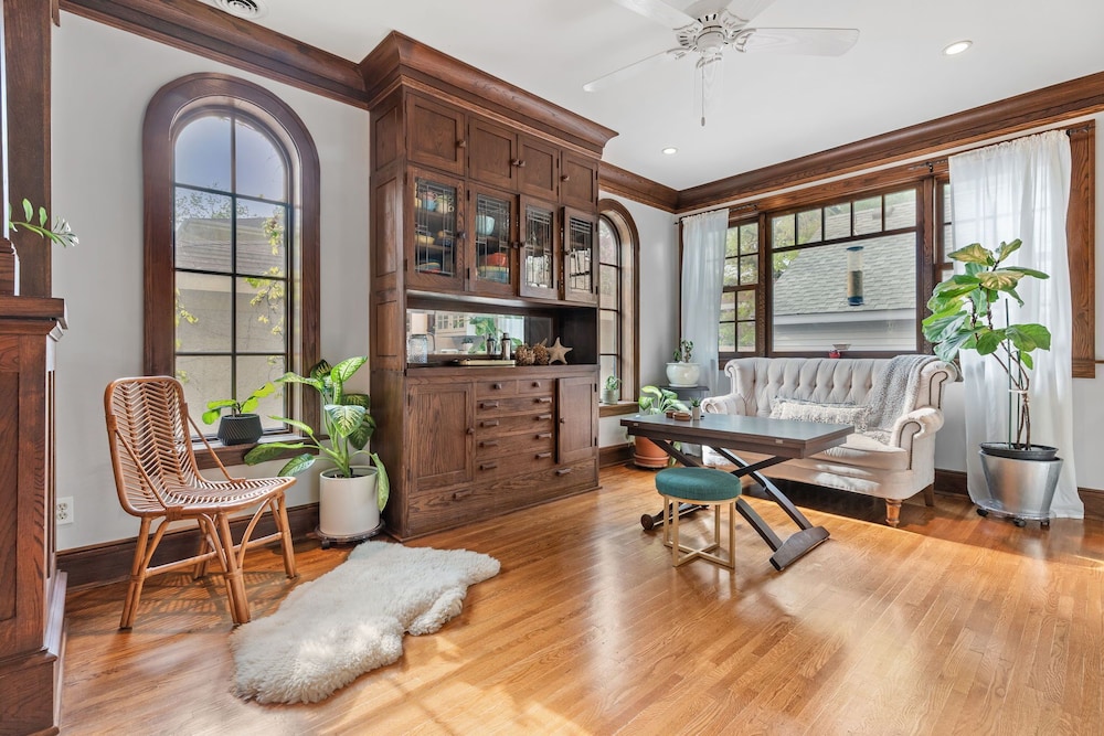 Linden Hills Haven - last minute hotel in Edina