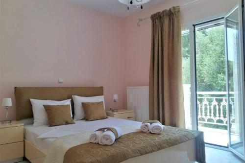 Sea and mountains view apartment — 4-Star Luxury Hotel in Argostolion, Greece