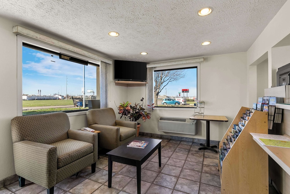 Americas Best Value Inn Lincoln - photo 4