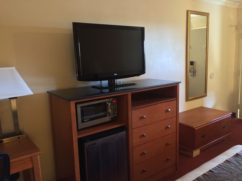 Chula Vista Inn - photo 9