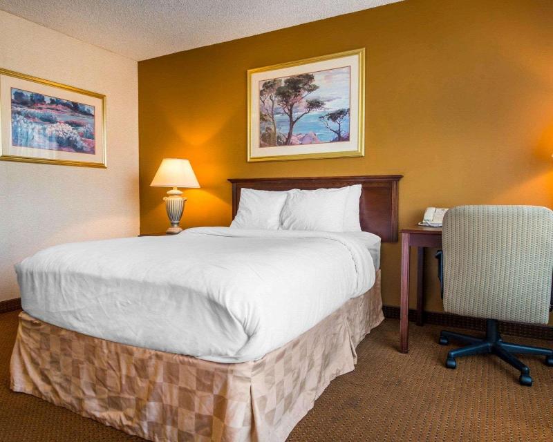 Clarion Inn And Events Center Pueblo North - photo 14