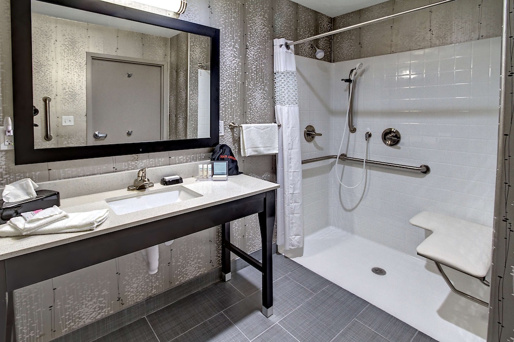 Hampton Inn & Suites Ada - photo 18