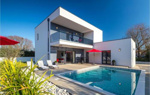 Villa Emica — 4-Star Luxury Hotel in Liznjan, Croatia