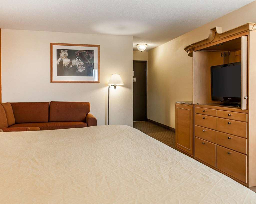 Quality Inn & Suites Shelbyville I 74 - photo 14