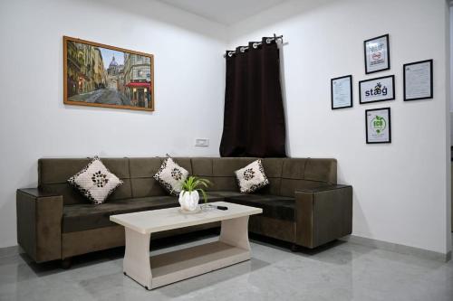 Staeg Mercury 1 BHK 101 — 4-Star Luxury Hotel in Indore, India