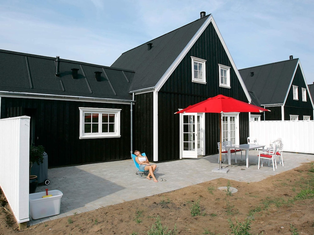 6 person holiday home in Blokhus By Traum — 4-Star Luxury Hotel in Pandrup, Denmark