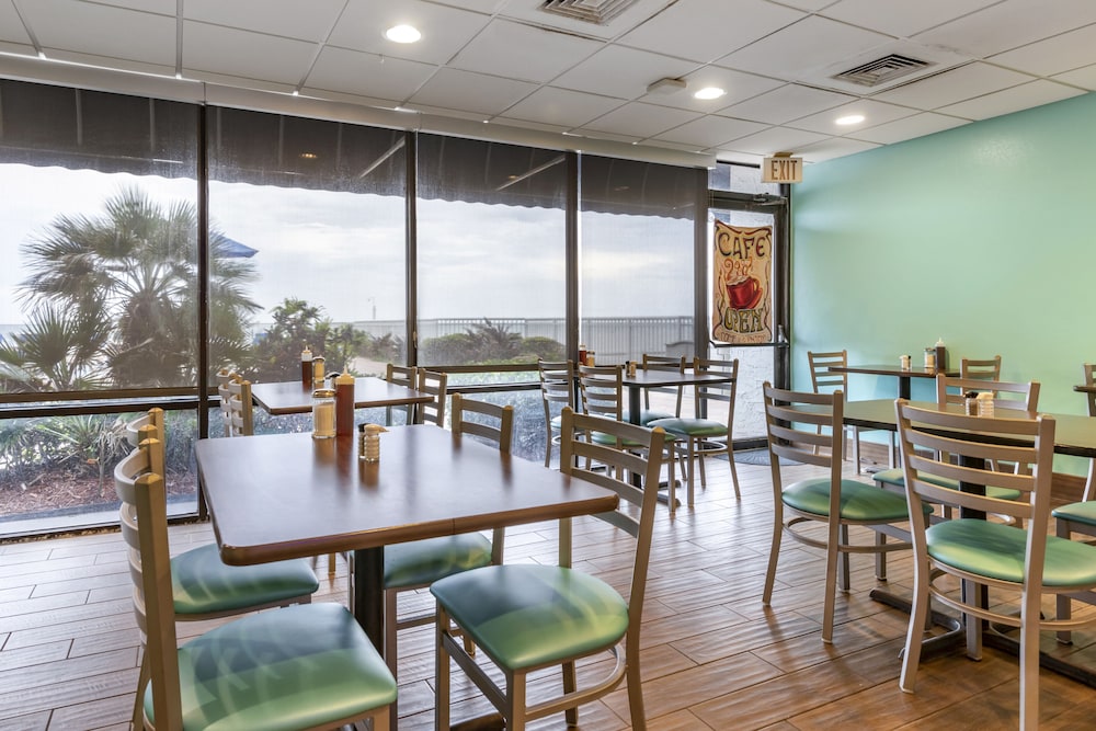 Tropical Winds Oceanfront Hotel - photo 85