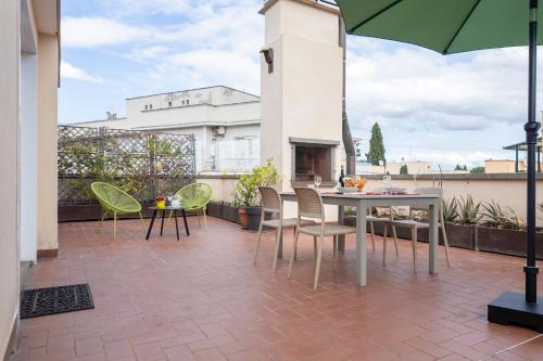 Appartamento con terrazzo vicino centro di Roma — 4-Star Luxury Hotel in Rome, Italy