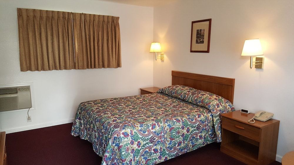 Tall Winds Motel — Moro — photo 4