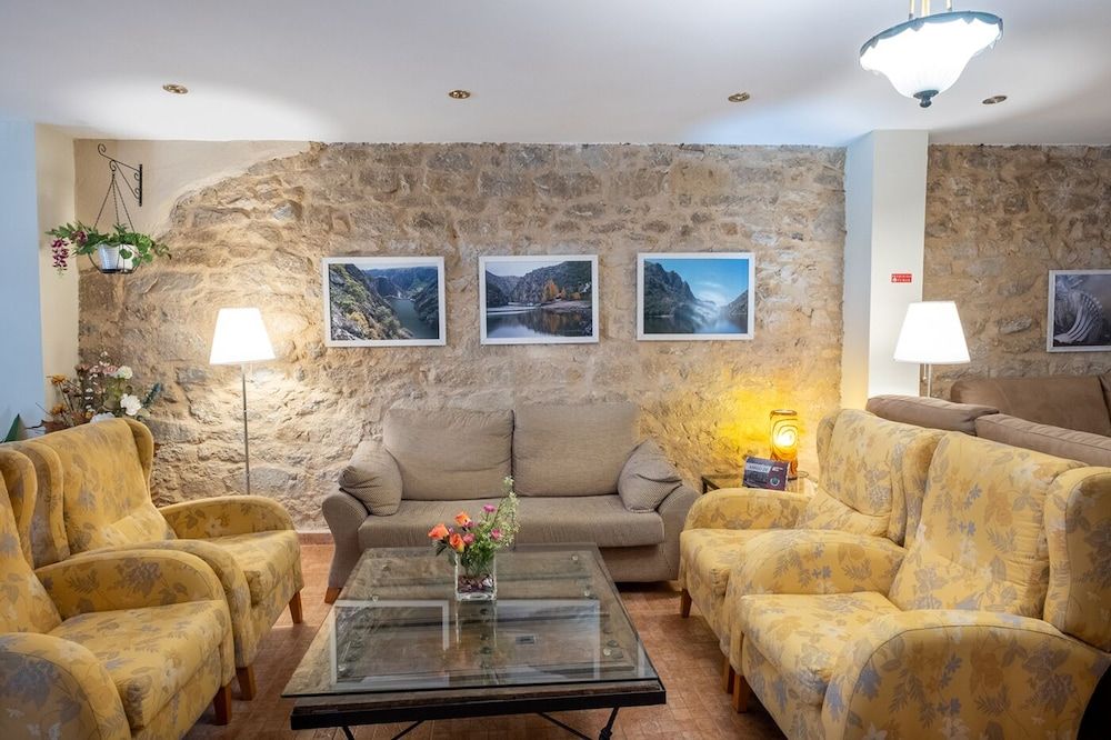 Hotel La Jara Arribes — hotel in Aldeadavila De La Ribera