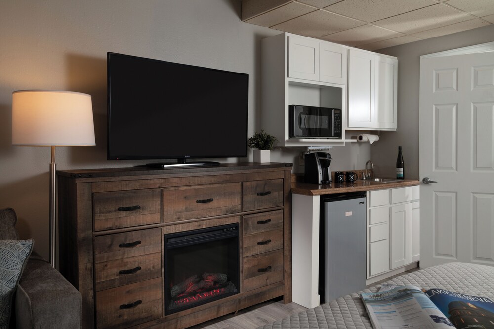 Harbor Shores on Lake Geneva - photo 25