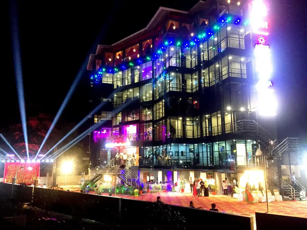 Hotel Amit executive Karad — hotel in Karad