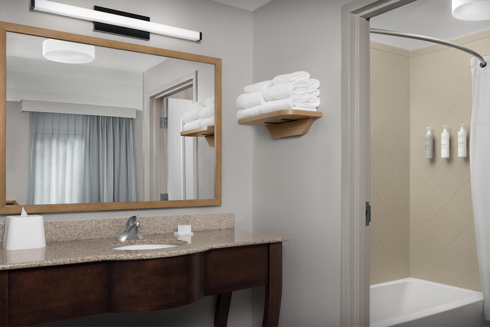 Hampton Inn & Suites Huntersville - photo 25