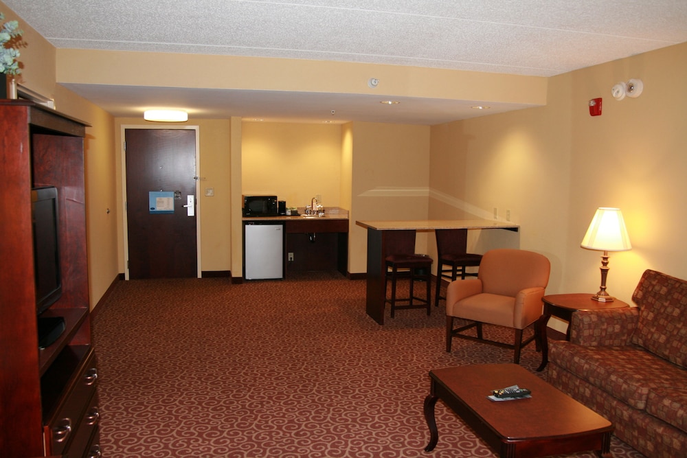Hampton Inn Bennington - photo 17
