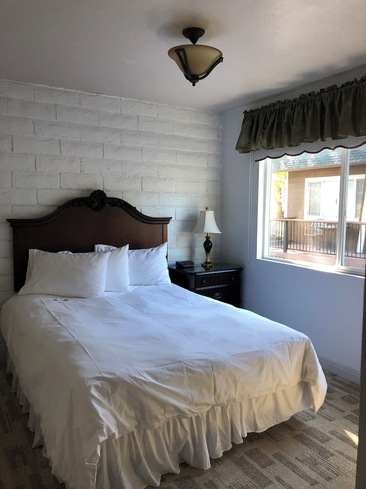 Bay Meadows Resort - photo 22