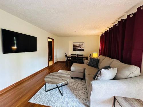 Peaceful Suburban Gateway — 4-Star Luxury Hotel in Jonesboro, United States