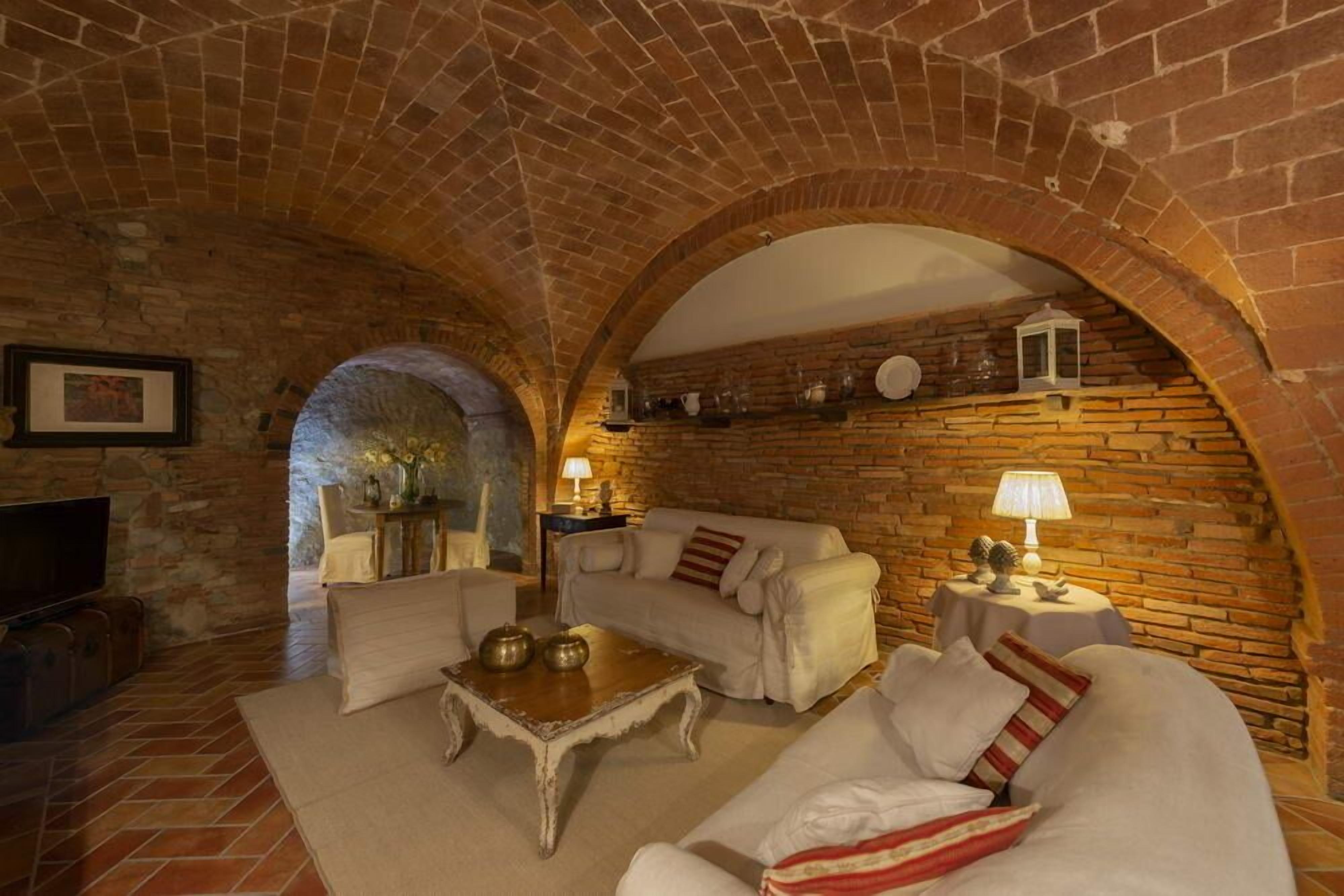 La Casetta Di Borgo — 4-Star Luxury Hotel in Lajatico, Italy