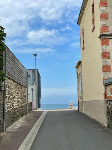 Villa Blanche — 4-Star Luxury Hotel in Agneaux, France