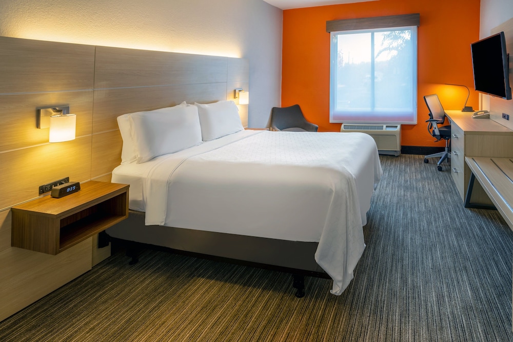 Holiday Inn Express Hotel & Suites Salisbury Delmar by IHG - photo 13