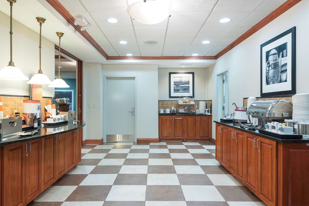Hampton Inn Bellevue - photo 30
