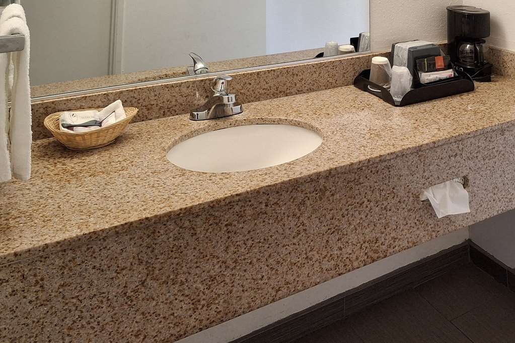 Rodeway Inn Alameda Oakland - photo 19