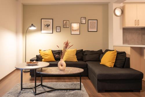 Vibrant apartment next to Acropolis — 4-Star Luxury Hotel in Athens, Greece