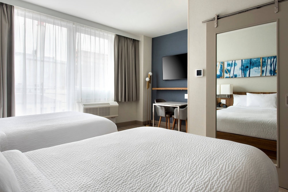 TownePlace Suites by Marriott New York Long Island City Manhattan View - photo 7