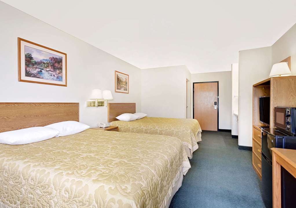 Super 8 by Wyndham Battle Mountain - photo 7