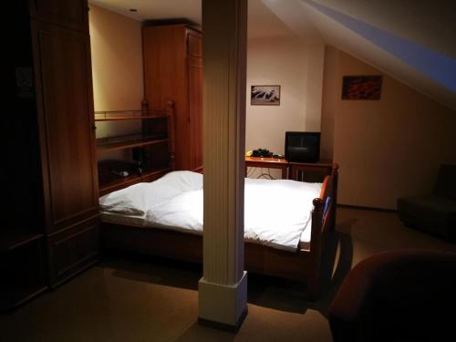 Hotel Mladosť — Lipany — photo 3