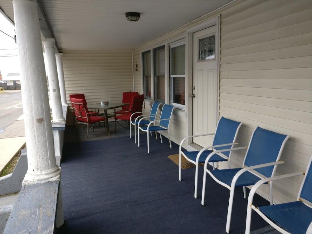 Nautical Motel - photo 3