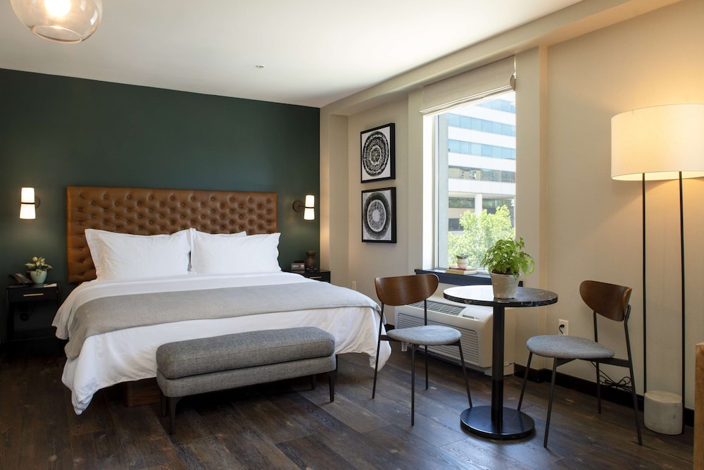 The Lloyd Stamford Tapestry Collection by Hilton - photo 10