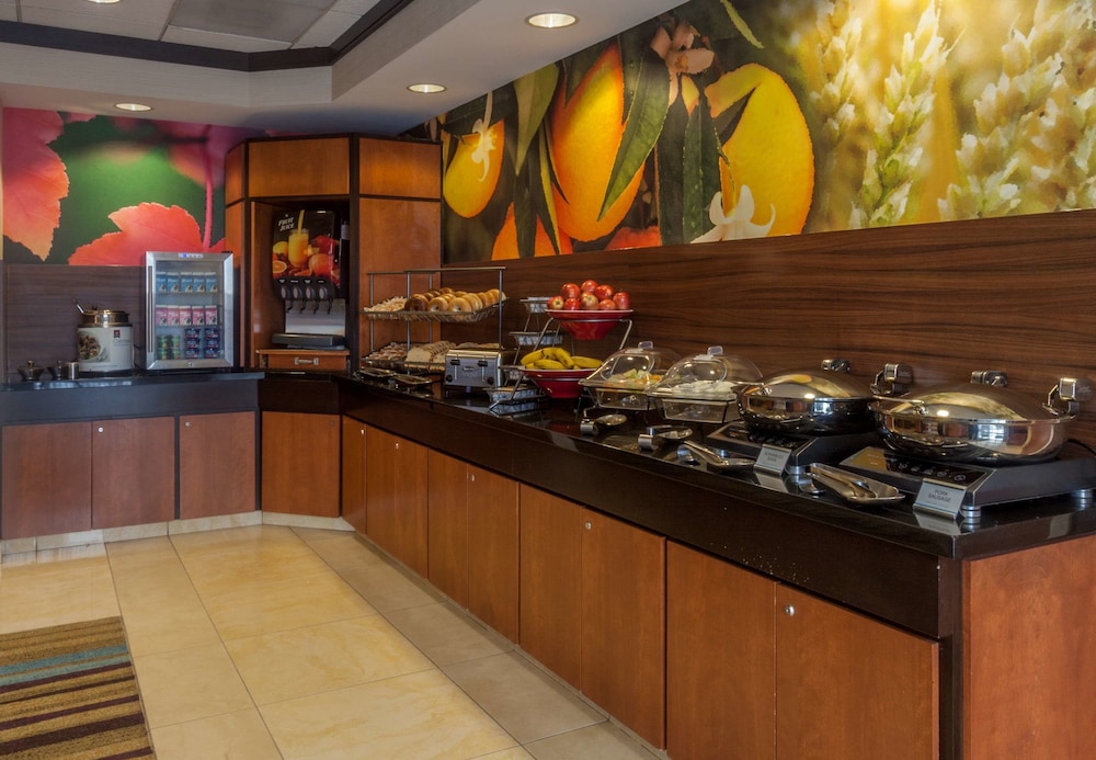 Fairfield Inn & Suites by Marriott Omaha Downtown - photo 23