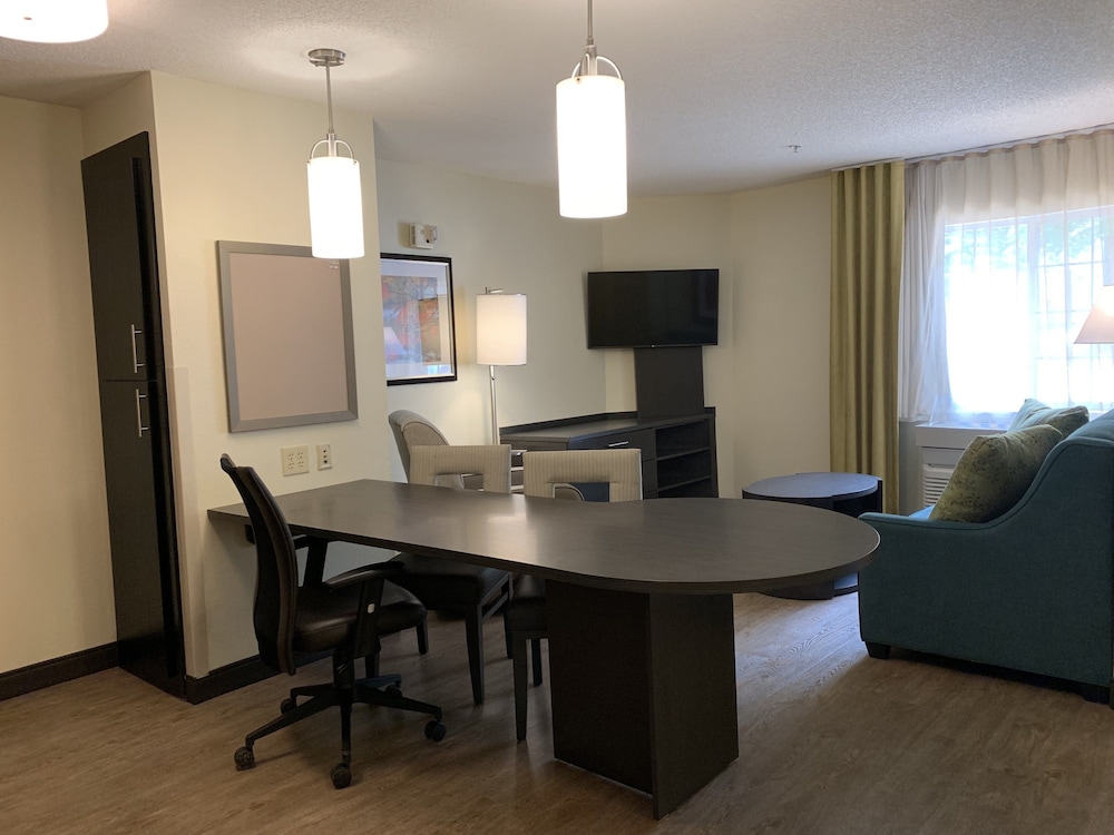 Candlewood Suites Raleigh Crabtree by IHG - photo 18