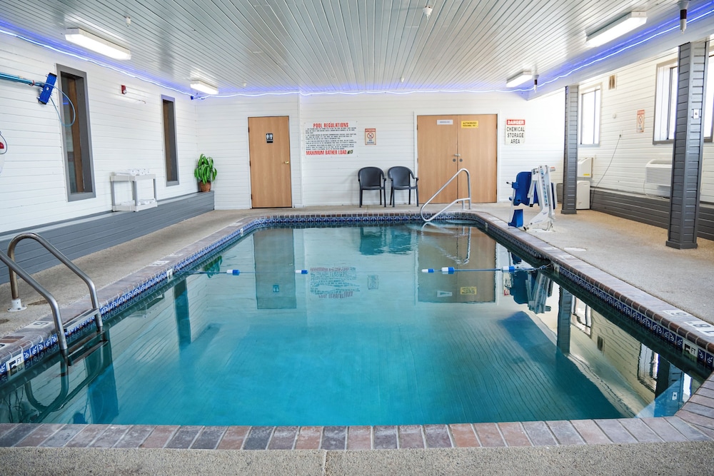 Victorian Inn & Suites - photo 44