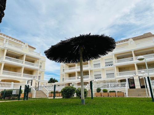 SchA ne Unterkunft mit Pool und Terrasse. in Denia, Spain