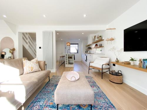 Beautiful designer Maisonette with Garden and BBQ Pass the Keys — 4-Star Luxury Hotel in London, United Kingdom