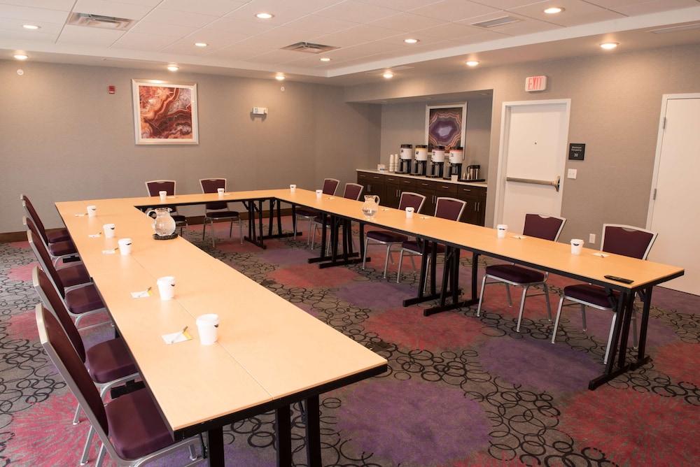 Hampton Inn & Suites Bay City - photo 38