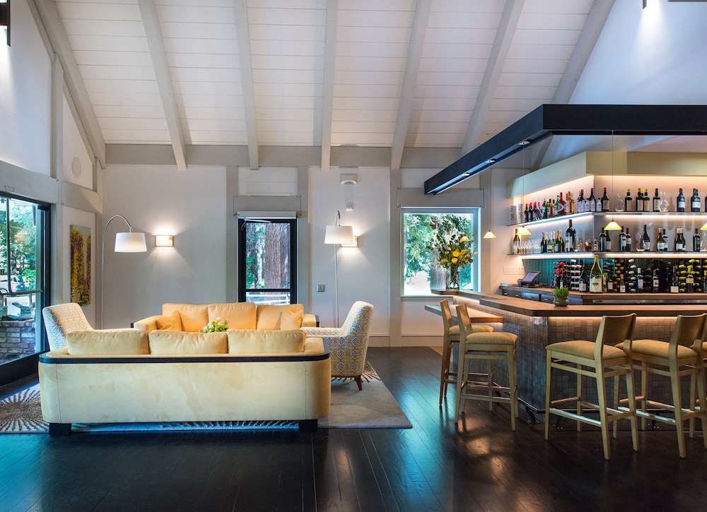 Harvest Inn - photo 2