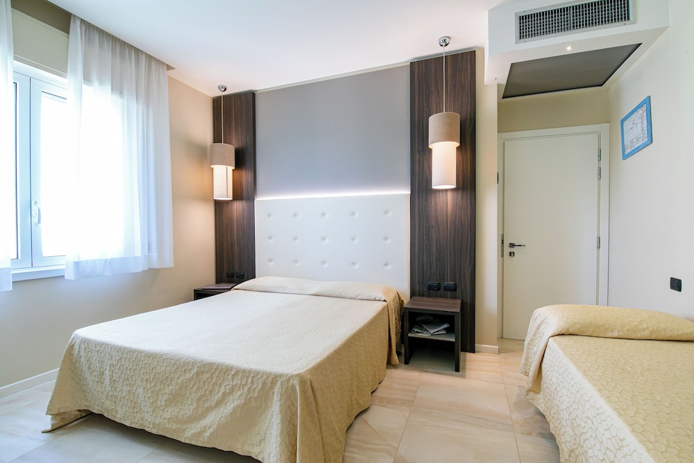 Hotel Esplanade — Cesenatico — photo 4