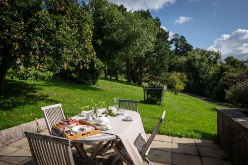 Little Oak in Dartmouth, United Kingdom