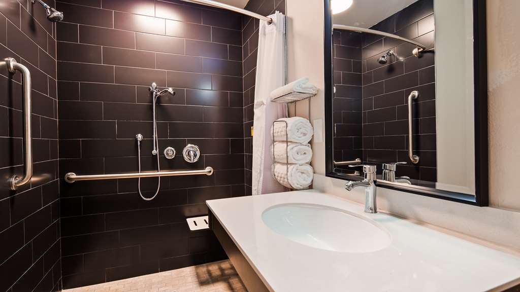 Best Western Plus New Barstow Inn & Suites - photo 18