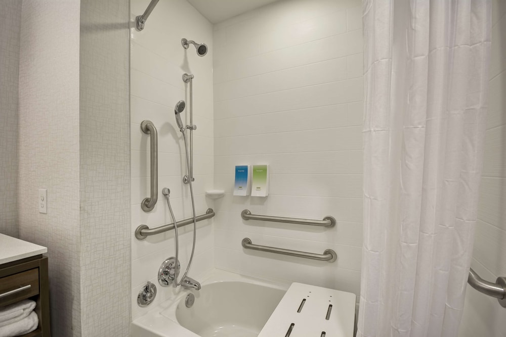 Home2 Suites by Hilton Blue Ash Cincinnati - photo 15